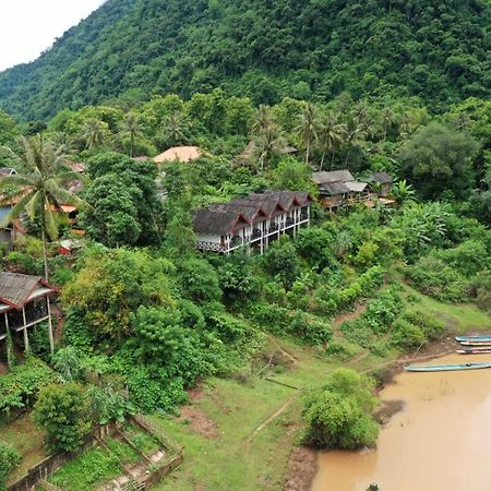 Pdv Guesthouse Muang Ngoi Dış mekan fotoğraf