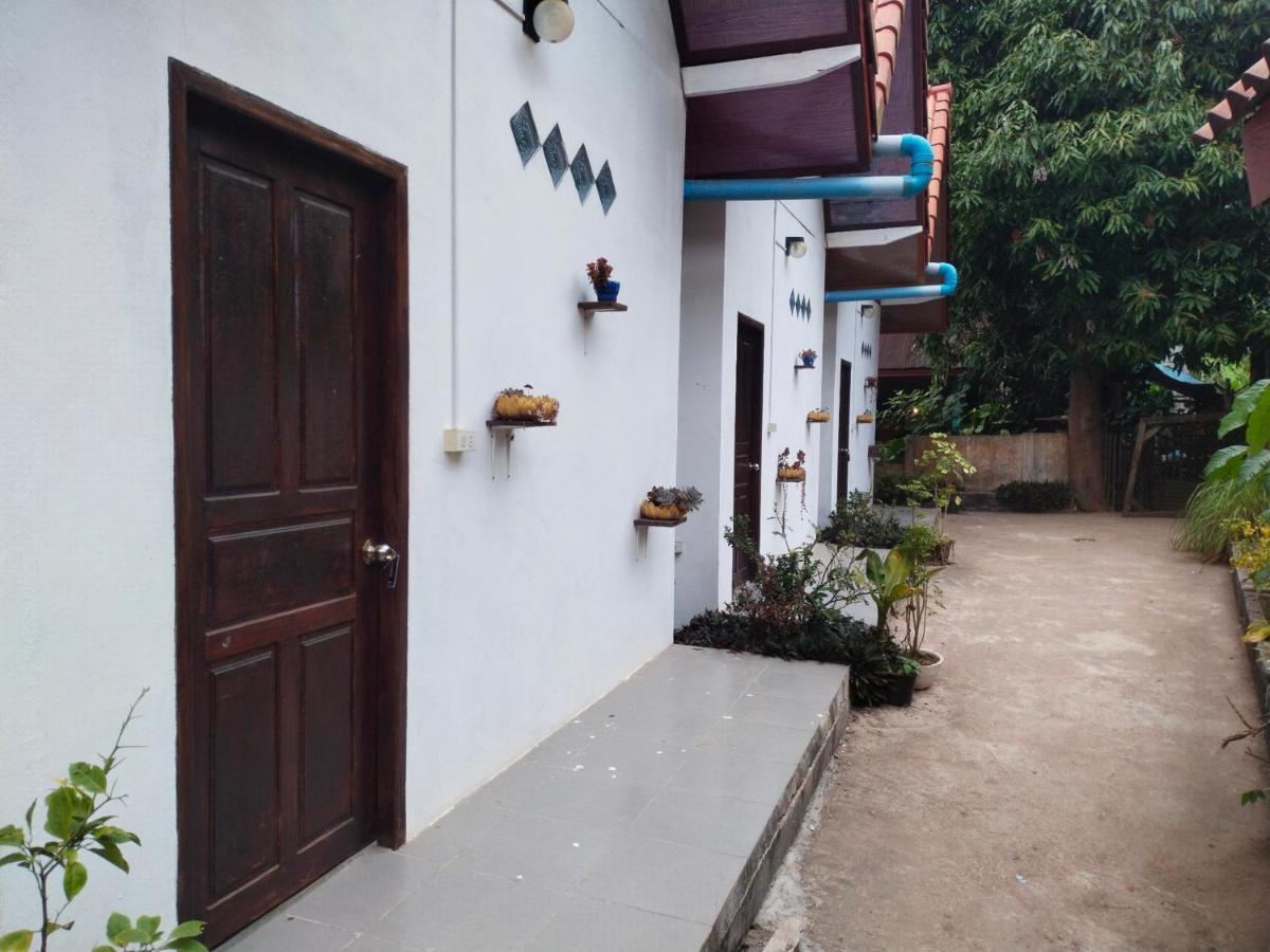 Pdv Guesthouse Muang Ngoi Dış mekan fotoğraf