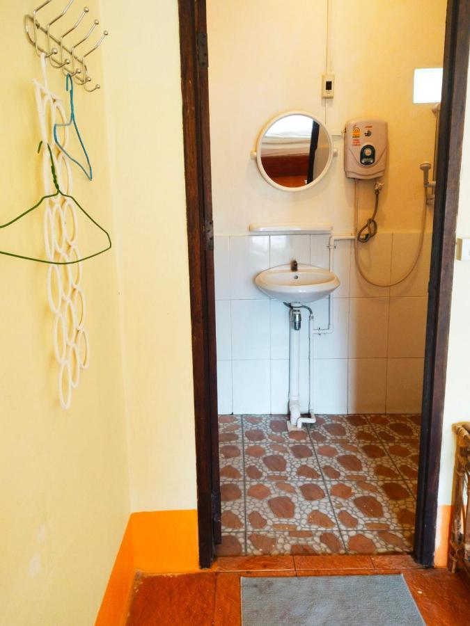 Pdv Guesthouse Muang Ngoi Dış mekan fotoğraf